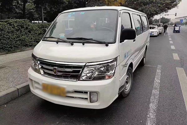重庆租商务车14座丰田海狮