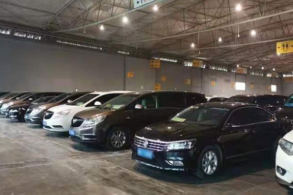 重庆租一辆十几万的车一个月大概需要多少钱