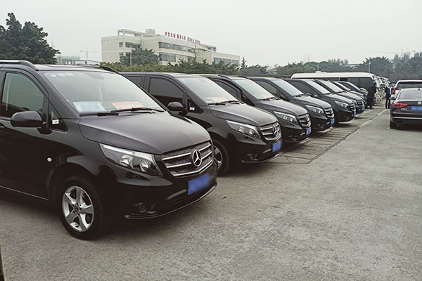 重庆高端轿车出租哪家公司更便宜?